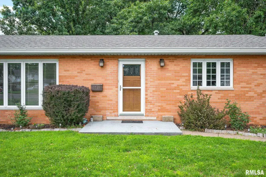 1731 Saint Clair Drive, Pekin, IL 61554 - #2