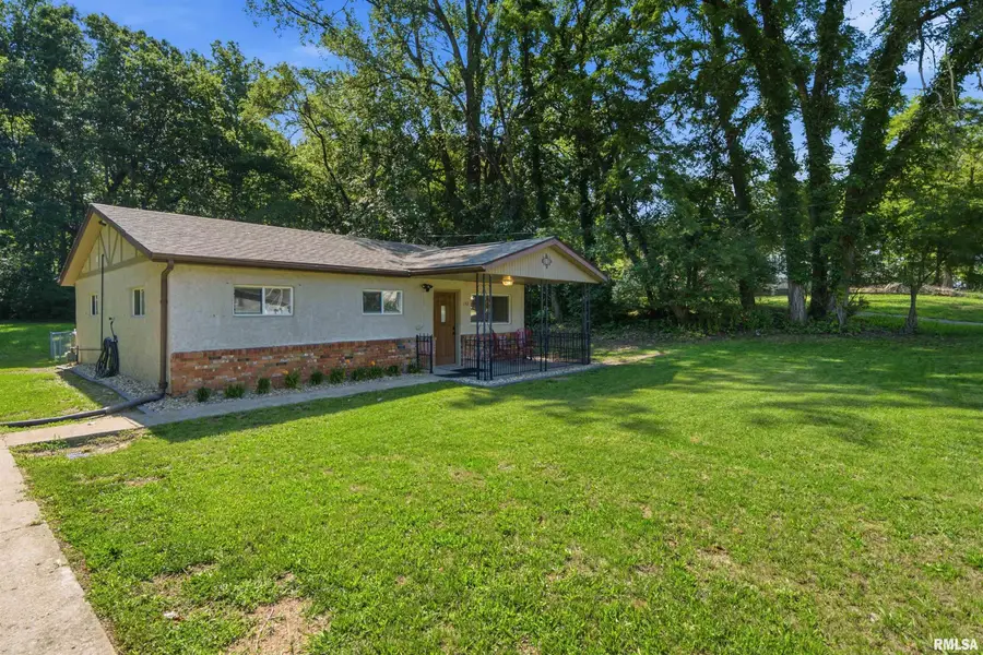 132 N Mcarthur Drive, North Pekin, IL 61554 - #3