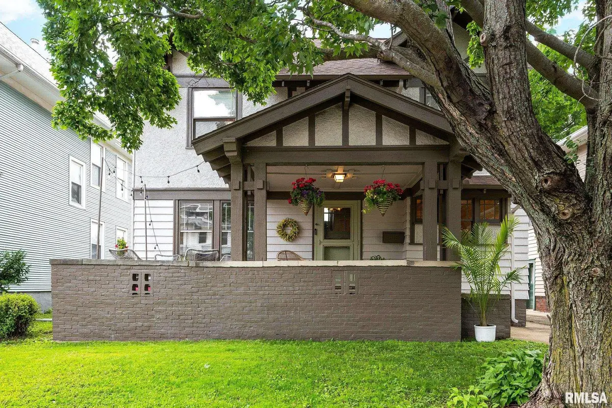 1113 N Elmwood Avenue, Peoria, IL 61606 - #1