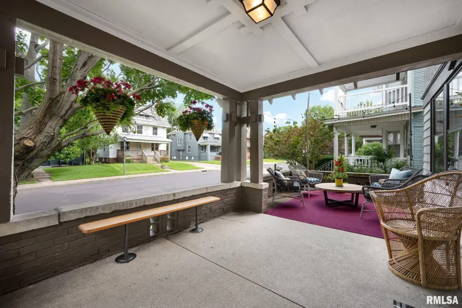 1113 N Elmwood Avenue, Peoria, IL 61606 - #3