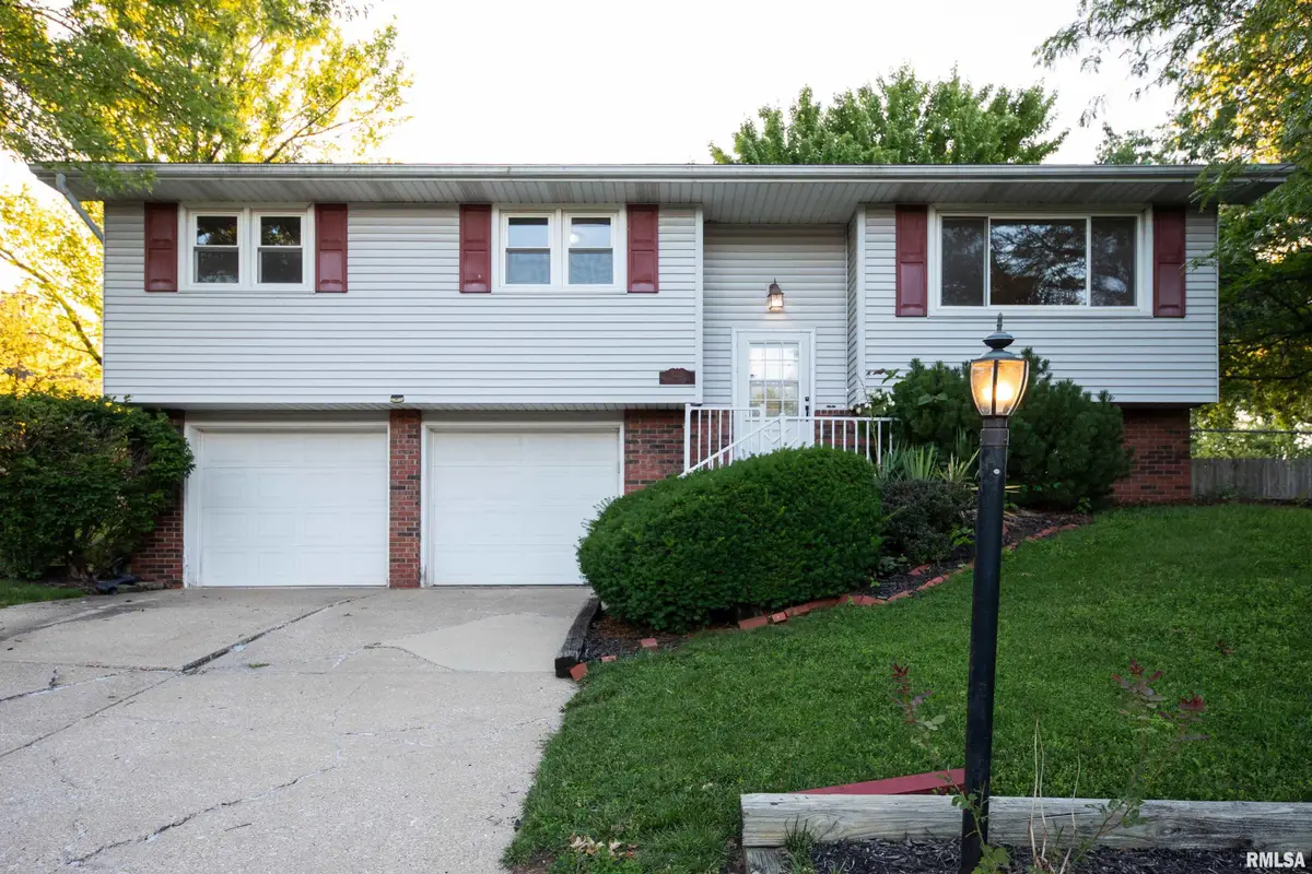 1315 W Queens Court Road, Peoria, IL 61614 - #1