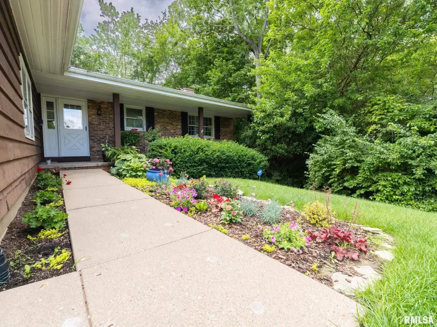 2902 W Kingston Court, Peoria, IL 61604 - #2