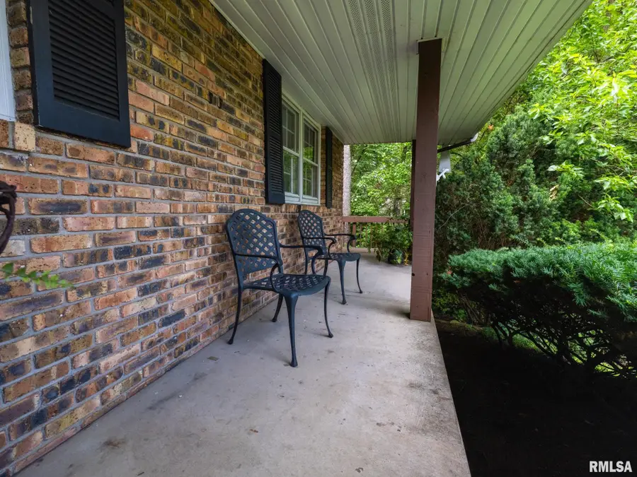 2902 W Kingston Court, Peoria, IL 61604 - #3