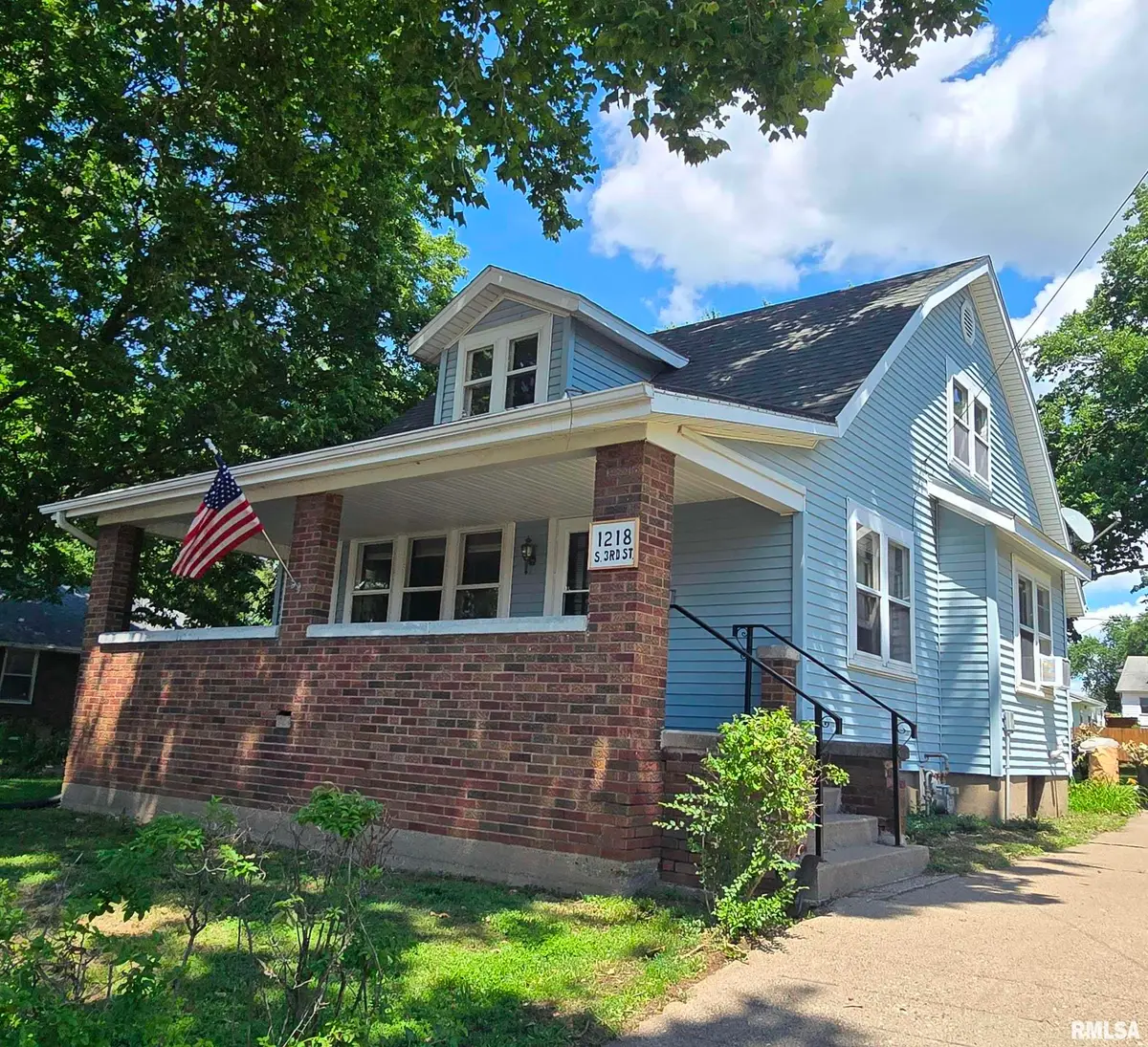 1218 S 3rd Street, Pekin, IL 61554 - #1