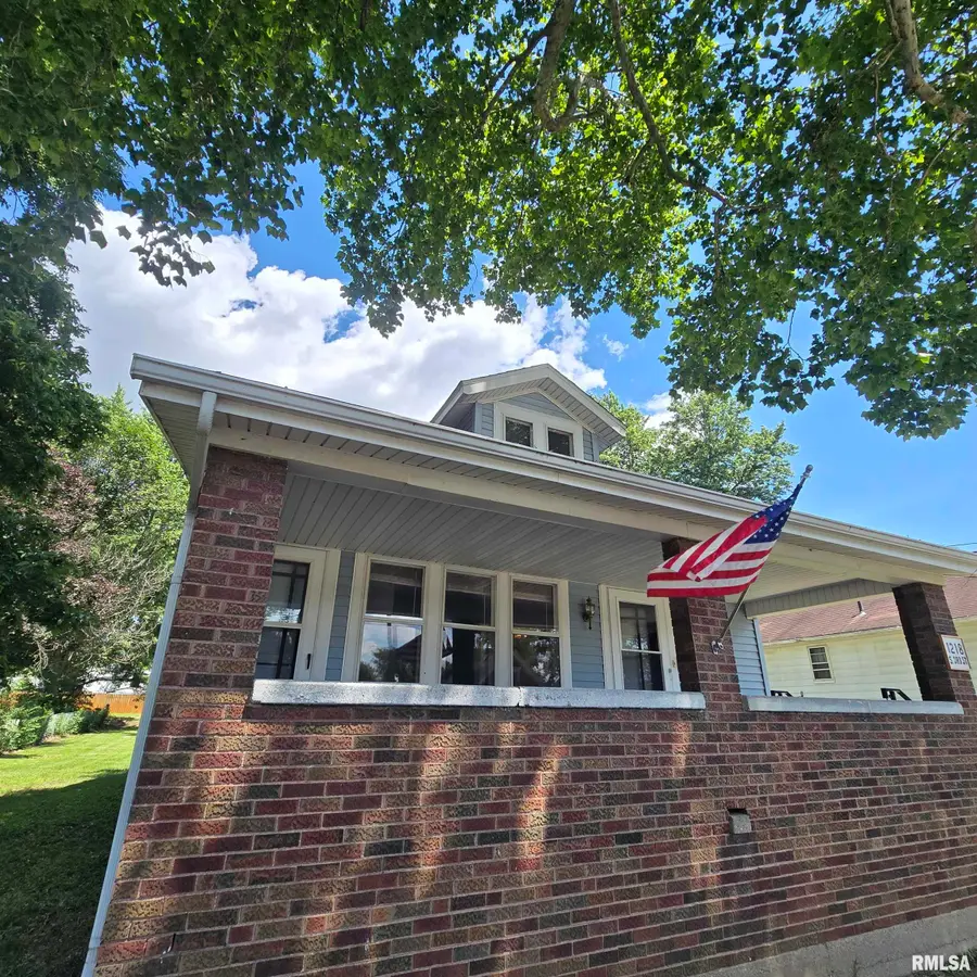 1218 S 3rd Street, Pekin, IL 61554 - #2