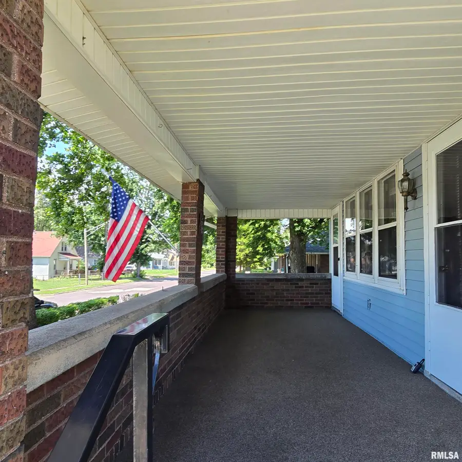 1218 S 3rd Street, Pekin, IL 61554 - #3