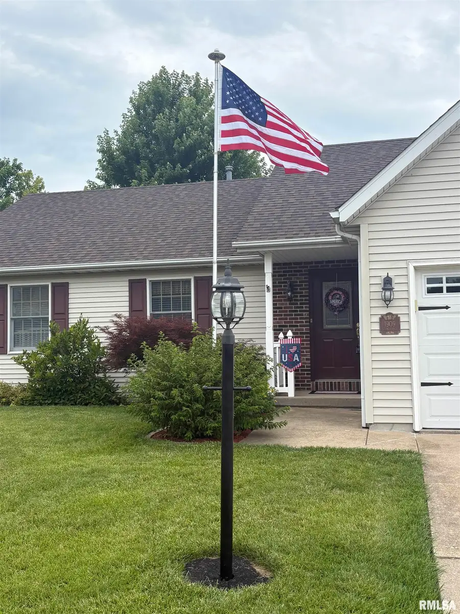 1909 Stoneridge, Washington, IL 61571 - #2