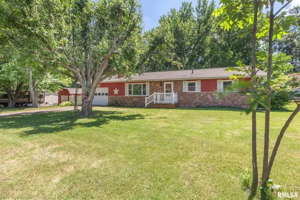 1060 Caprice Road, West Frankfort, IL 62896