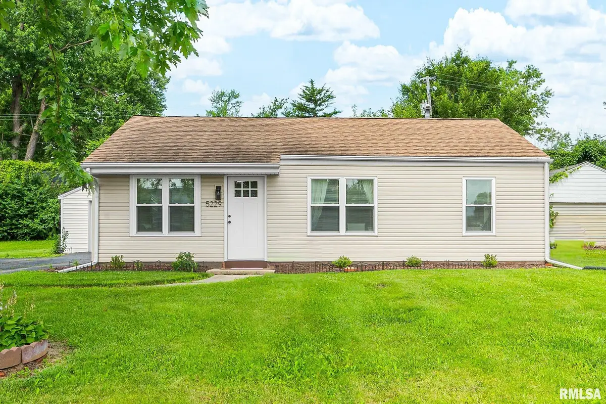 5229 N Hamilton Road, Peoria, IL 61614 - #1