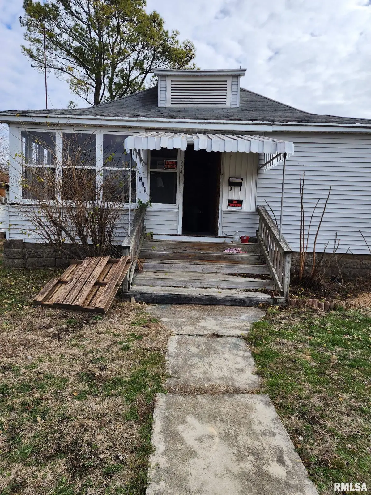 904 N 14th Street, Herrin, IL 62948 - #1