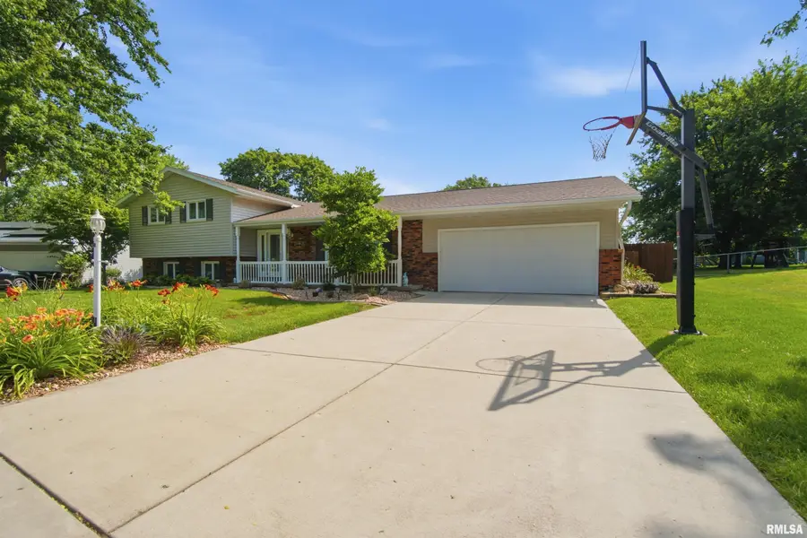 208 Barbara Parkway, Washington, IL 61571 - #3