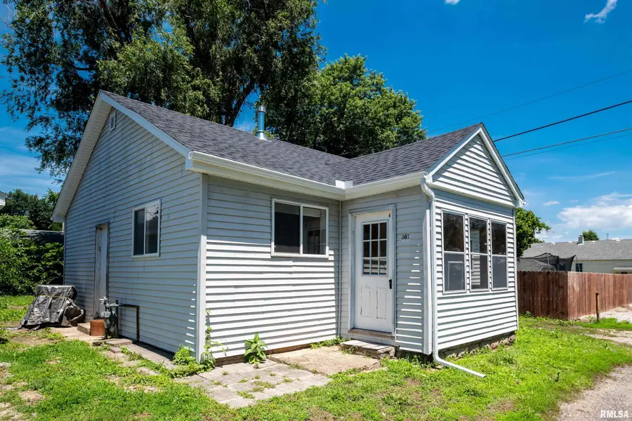 307 Midland Street, Pekin, IL 61554 - #3