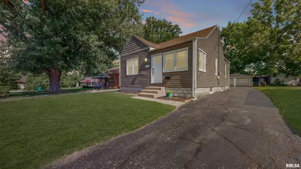 2113 W Edna Court, West Peoria, IL 61604