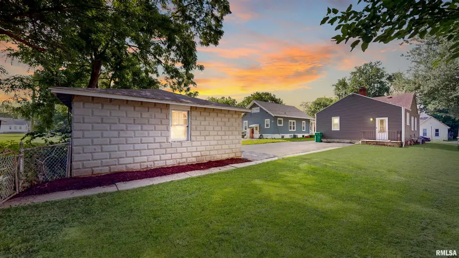 2113 W Edna Court, West Peoria, IL 61604 - #3