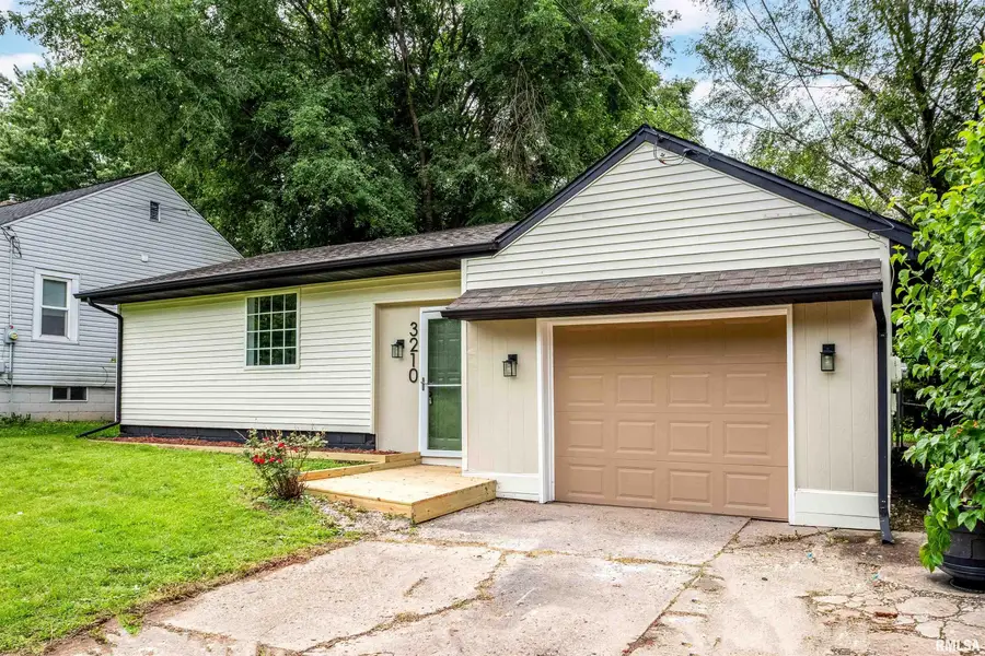 3210 W Greenwood Place, Peoria, IL 61614 - #2