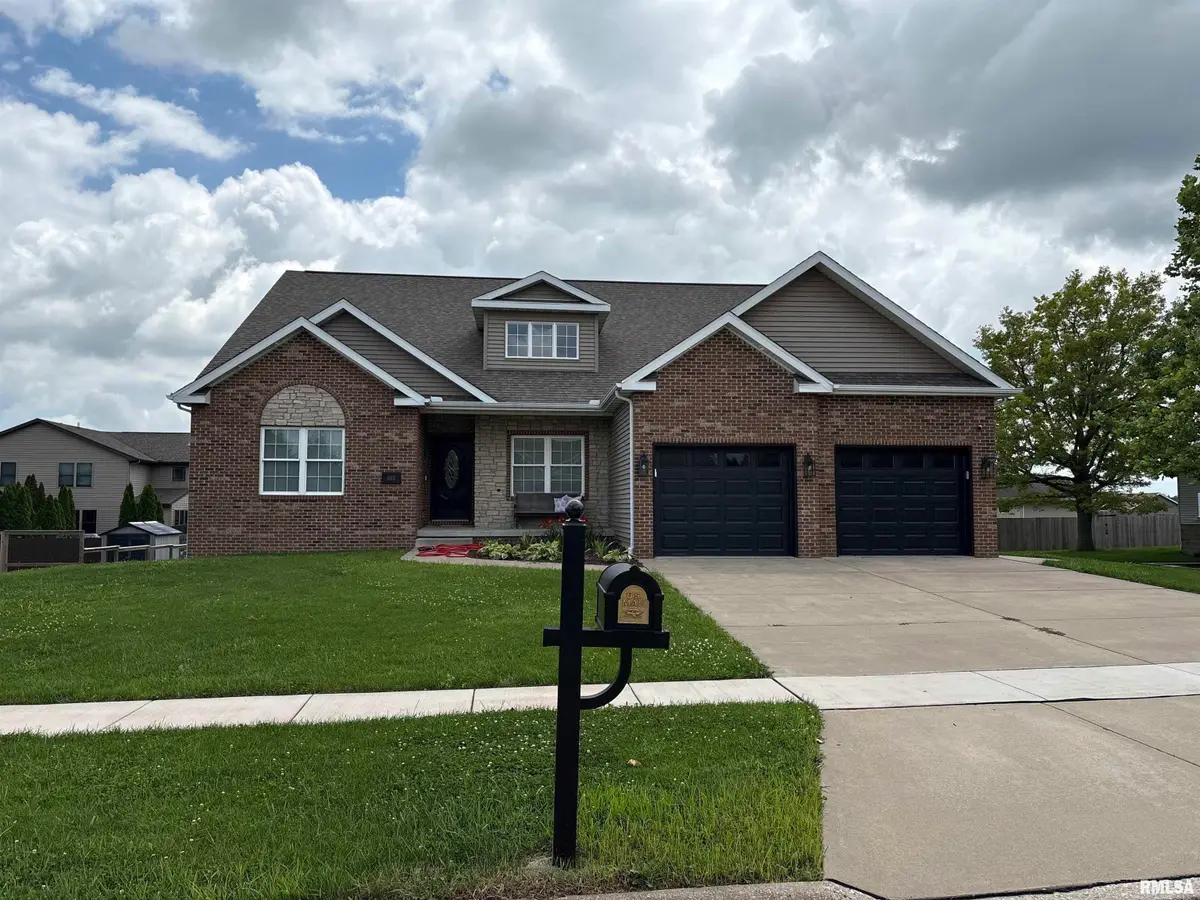 403 Gillman Avenue, Washington, IL 61571 - #1