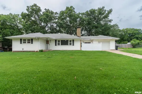 1821 E Shady Oak Drive, Peoria, IL 61614
