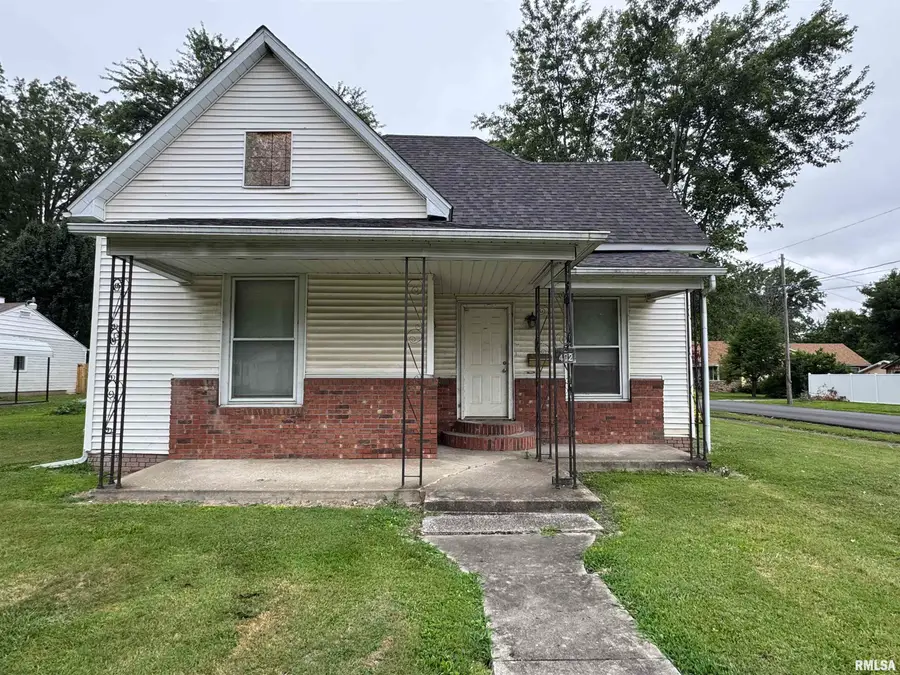 402 S Bentley Street, Marion, IL 62959 - #2