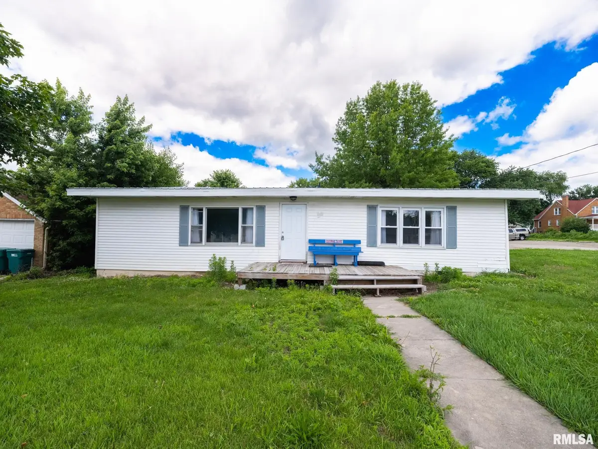 627 E Fort Street, Farmington, IL 61531 - #1