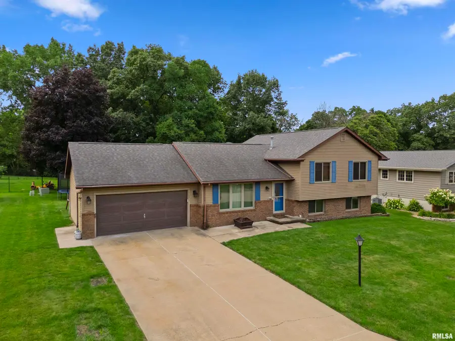 105 Fox Run Court, East Peoria, IL 61611 - #2