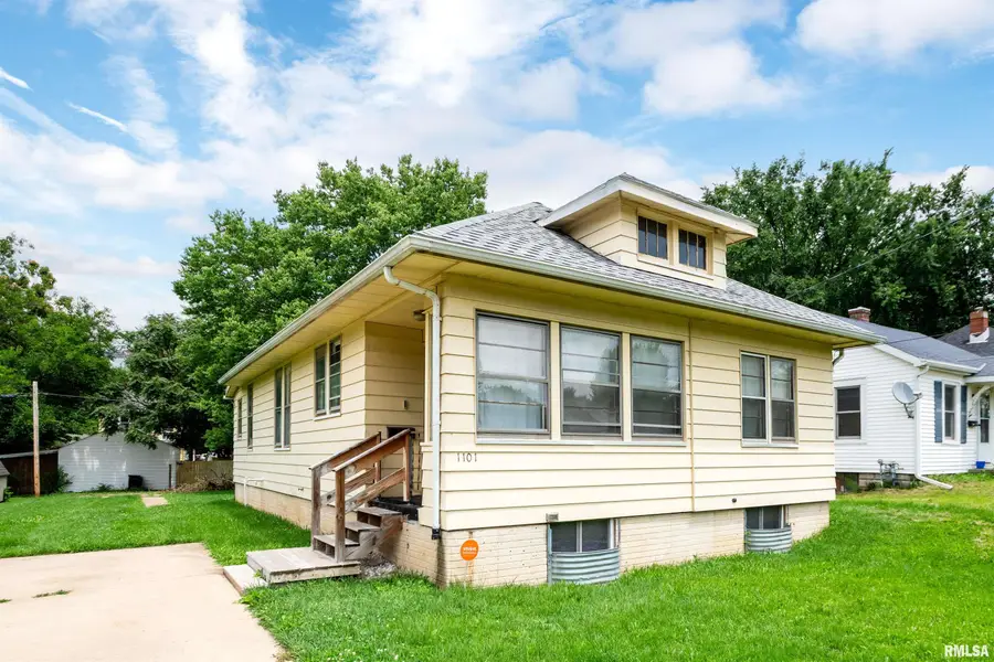 1101 E Willcox Avenue, Peoria, IL 61603 - #2