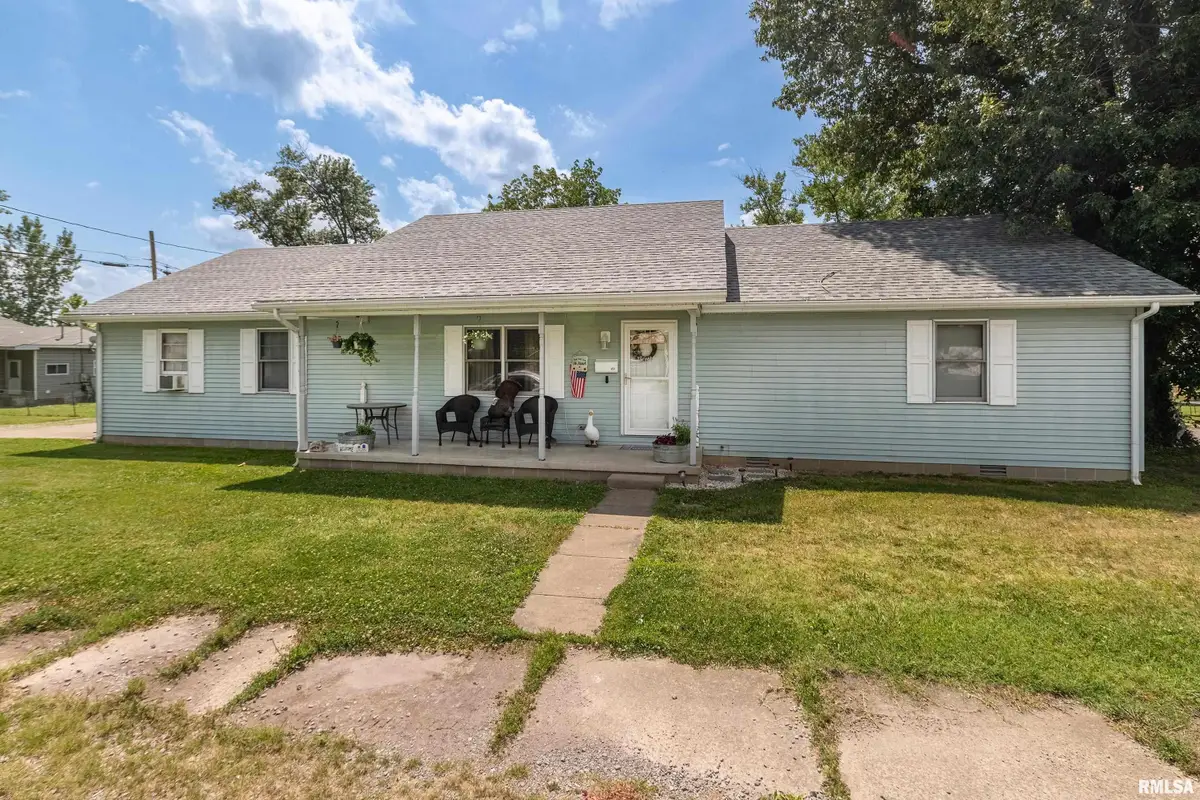851 Panama Street, Eldorado, IL 62930 - #1