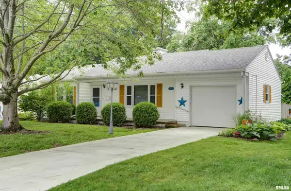 708 Memorial Drive, Macomb, IL 61455