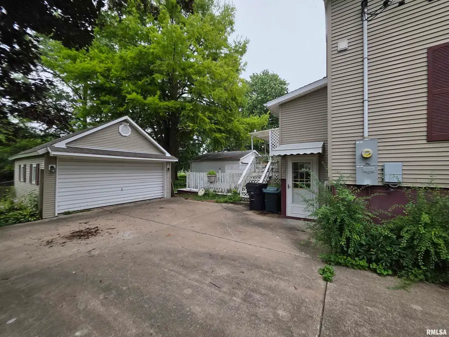 850 S Main Street, Canton, IL 61520 - #3
