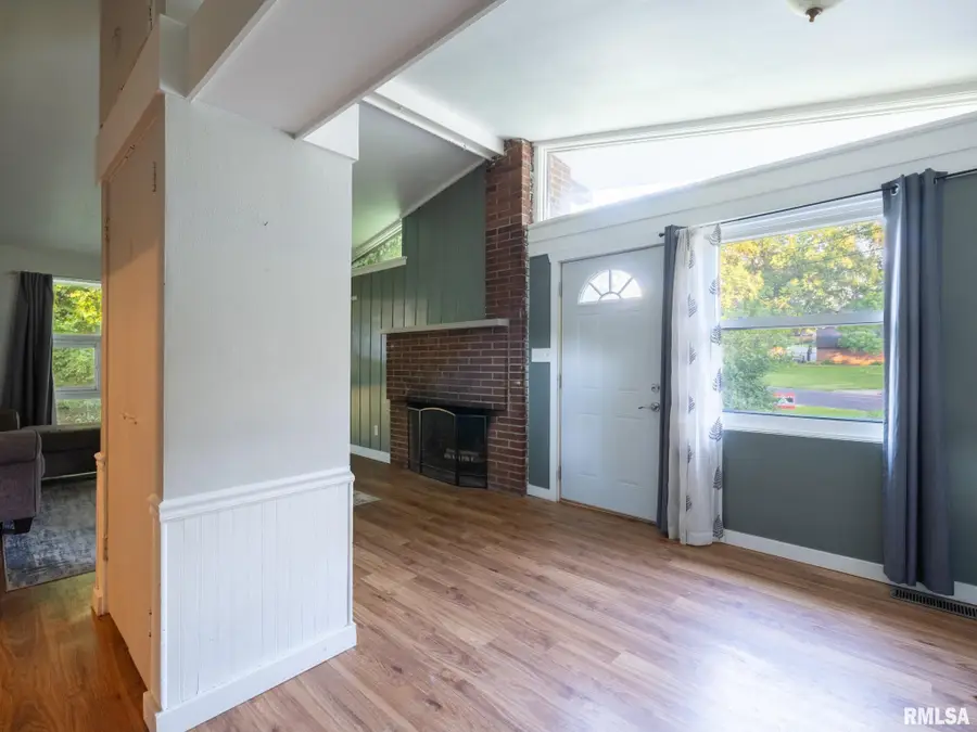 2215 Glendale Avenue, Pekin, IL 61554 - #3