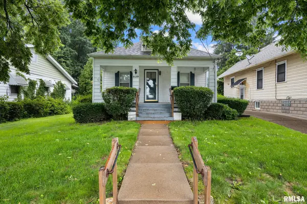829 W Hanssler Place, Peoria, IL 61604