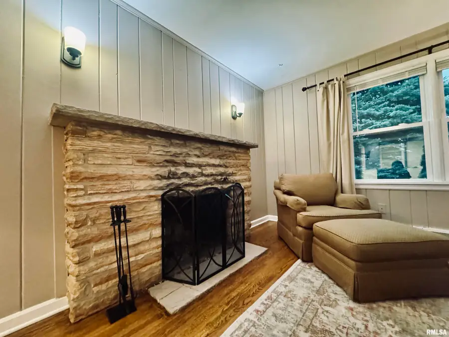1405 W Crestwood Drive, Peoria, IL 61614 - #3