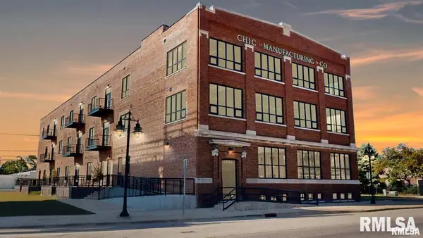 1001 SW Adams Street #303, Peoria, IL 61602