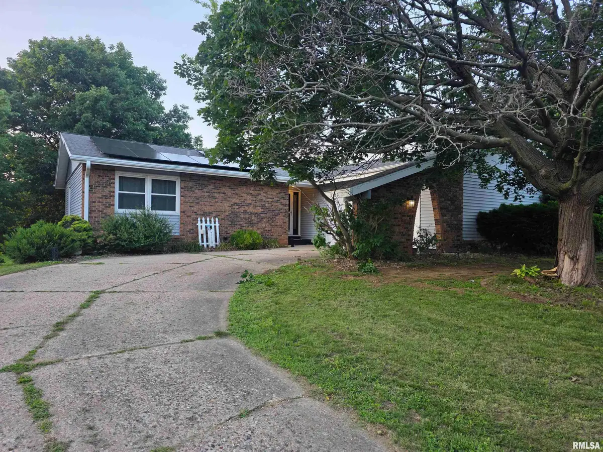 2122 Highwood Avenue, Pekin, IL 61554 - #1