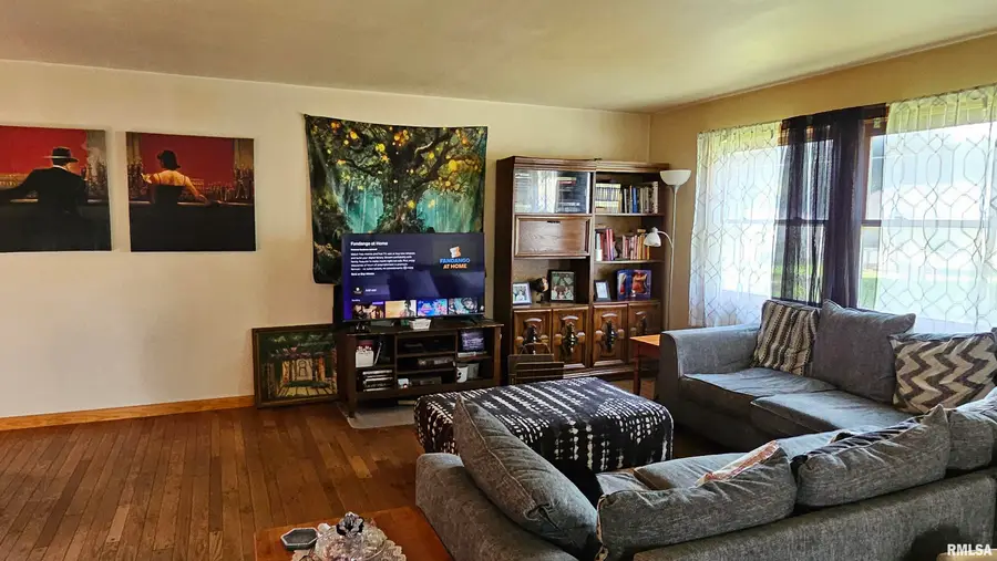 436 W Locust Street, Canton, IL 61520 - #3