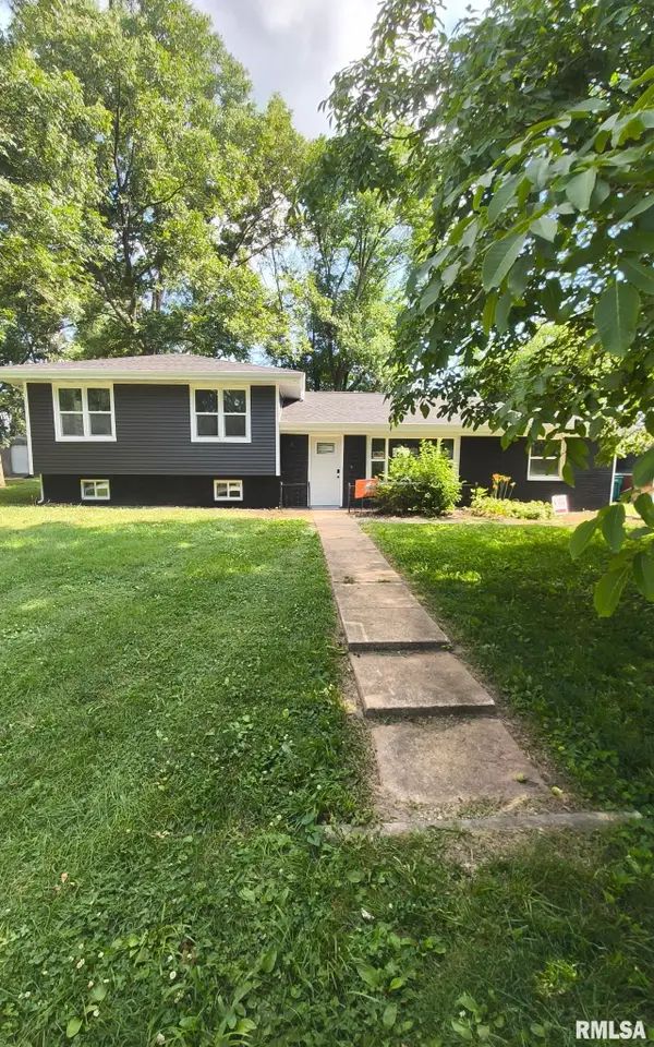 200 E Park Street, Lenzburg, IL 62255