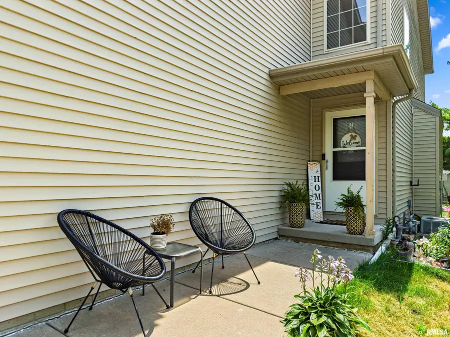 2212 W Kenfield Court, Peoria, IL 61615 - #3