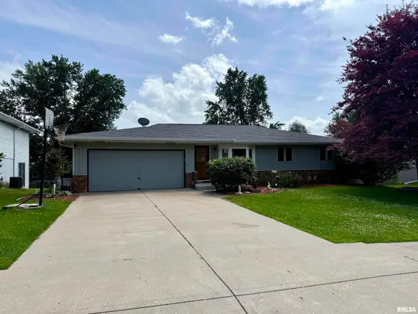 3216 W Wilshire Avenue, Peoria, IL 61614