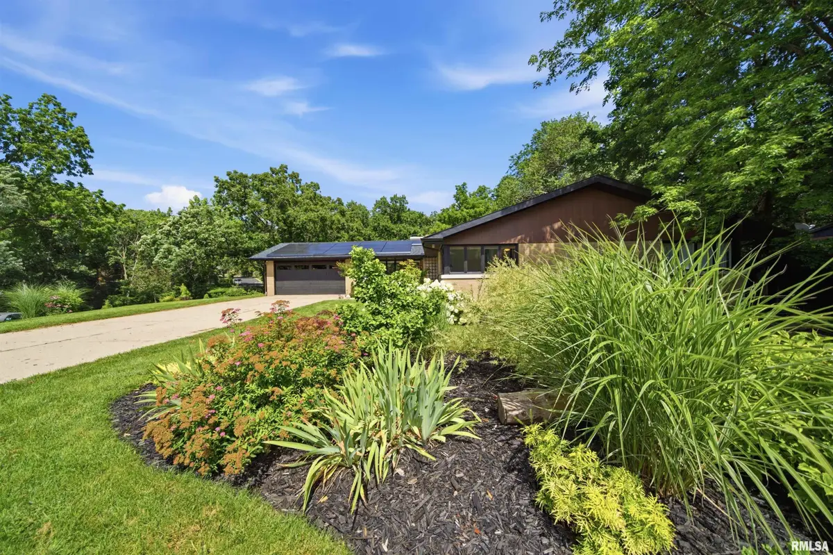 5200 N Sherbrook Lane, Peoria, IL 61614 - #1