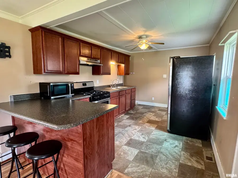 410 E Summit Street, Macomb, IL 61455 - #2