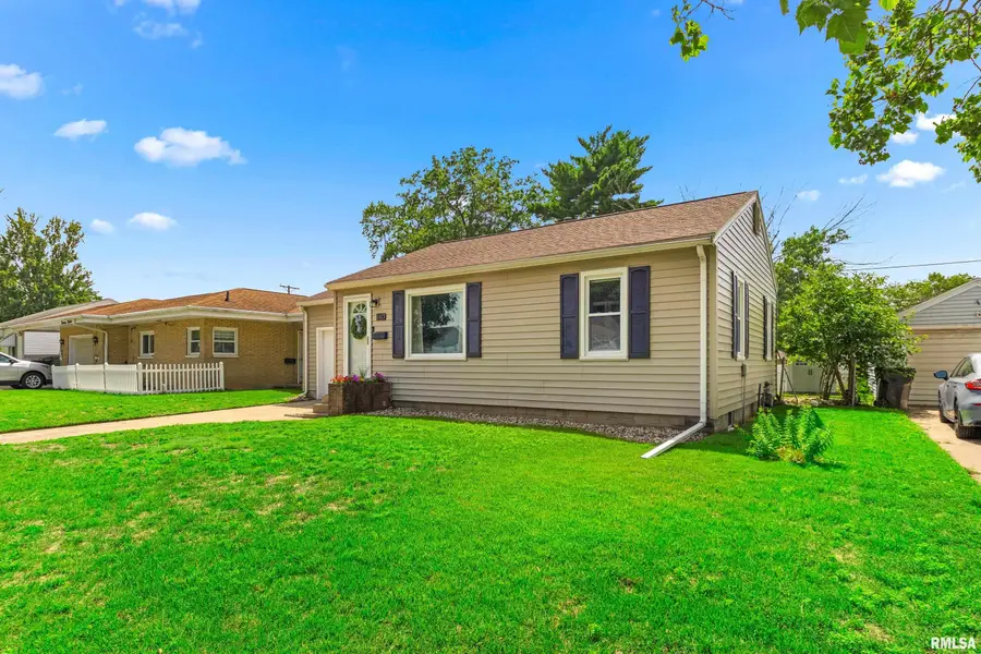 1417 N 12th Street, Pekin, IL 61554 - #3
