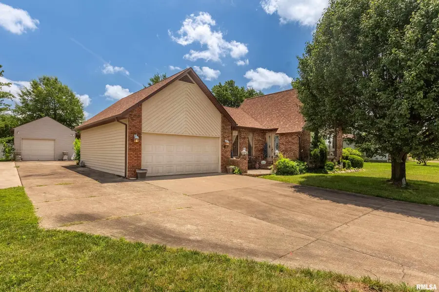 1403 Magnolia Drive, Marion, IL 62959 - #3
