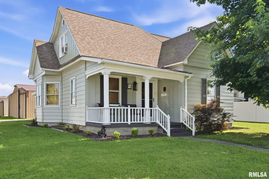 804 W Maplewood Street, Marion, IL 62959 - #3