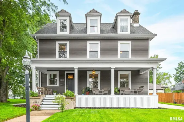 201 W Burton Avenue, Eureka, IL 61530