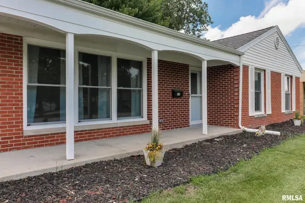 215 Fairway Drive, Bloomington, IL 61701
