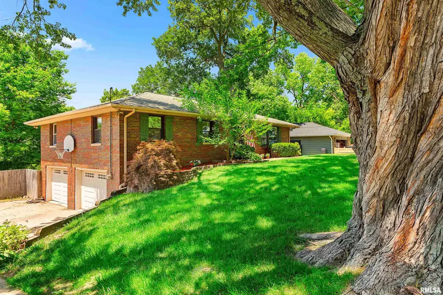 23 Oakhill Court, Pekin, IL 61554 - #2