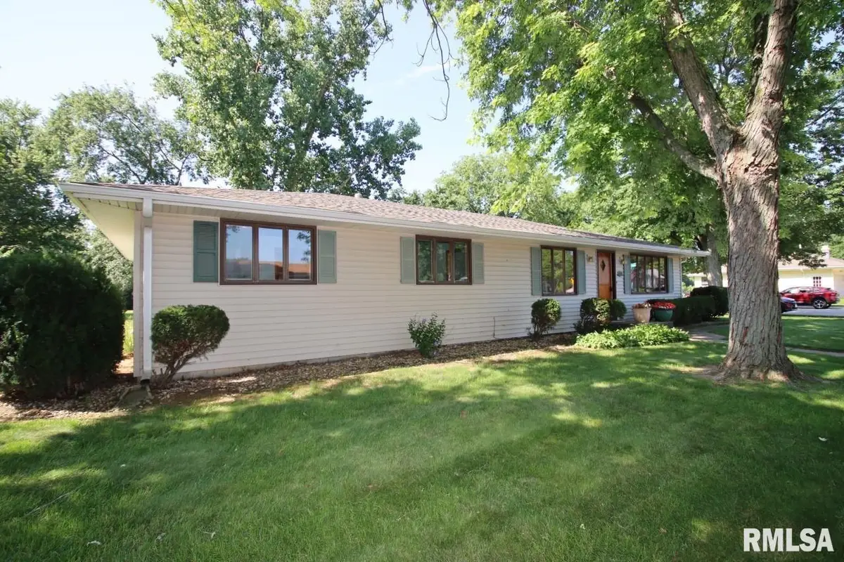 2500 Willow Street, Pekin, IL 61554 - #1