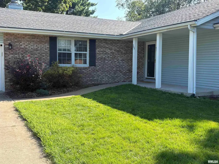 300 N Sunset Drive, Manito, IL 61546 - #2