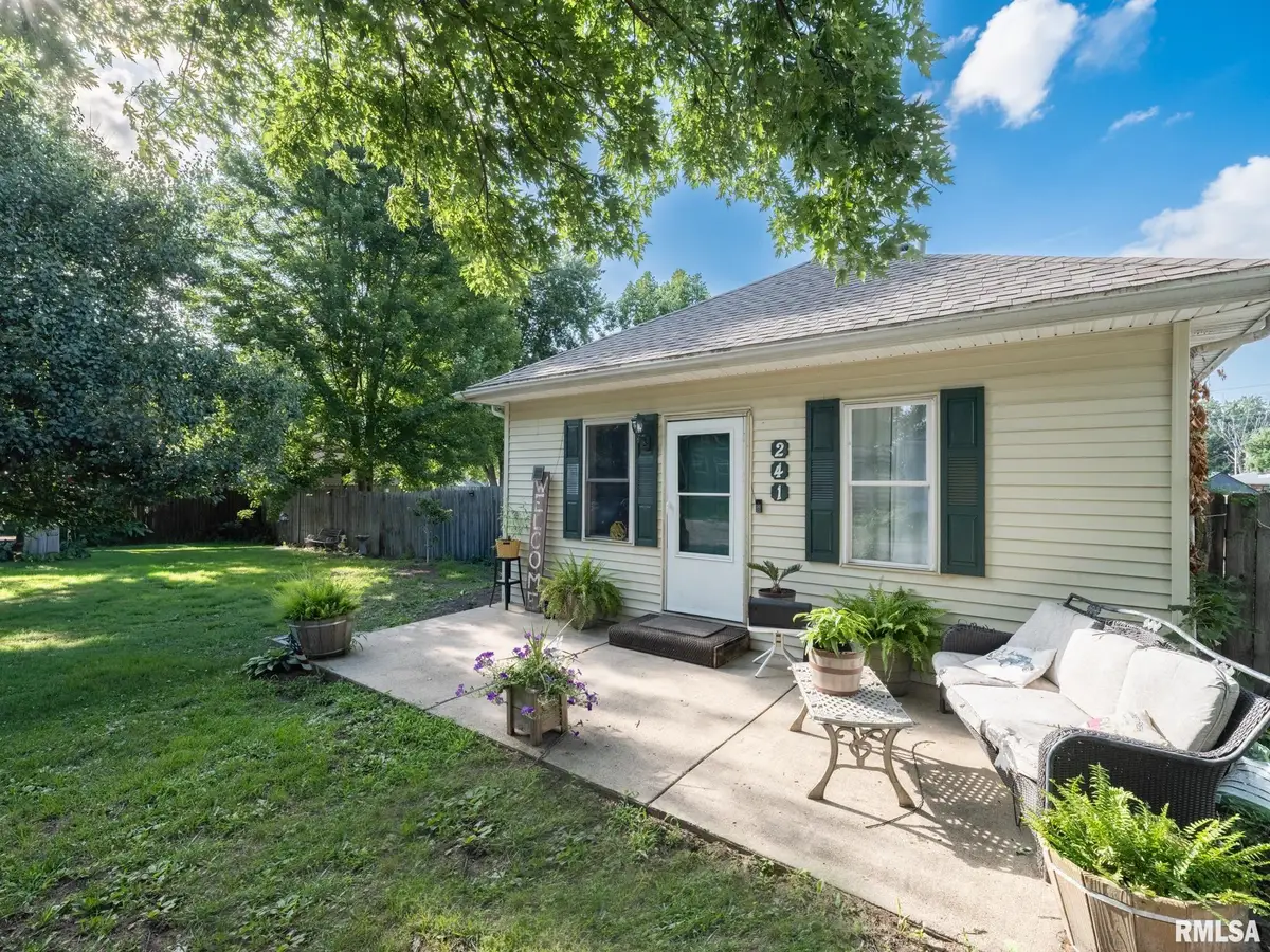 241 Cooper Street, Pekin, IL 61554 - #1