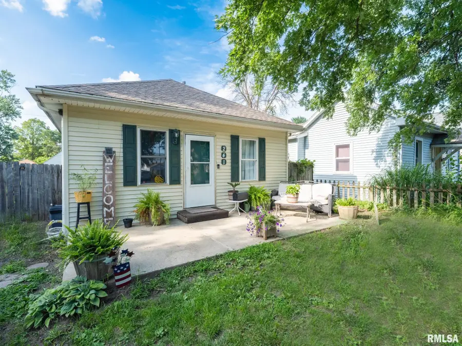 241 Cooper Street, Pekin, IL 61554 - #3