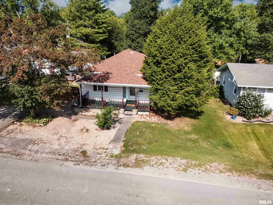 513 N 21st Street, Herrin, IL 62948 - #2